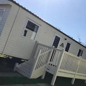 Holiday home Lovely 3-bed Caravan In Haven Marton