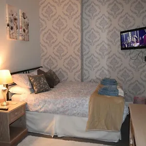 Apartment Adelaide 2
